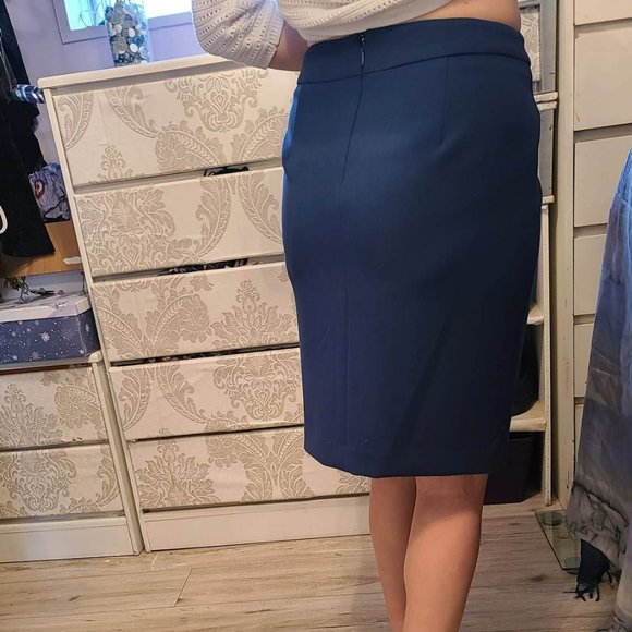 Le Chateau sapphire blue pencil skirt size 12 - Picture 2 of 2